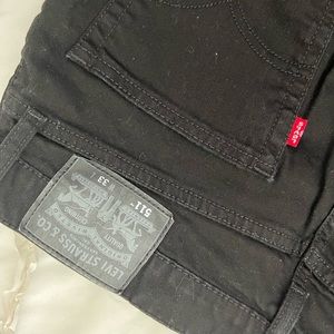 Black Levi mens shorts denim